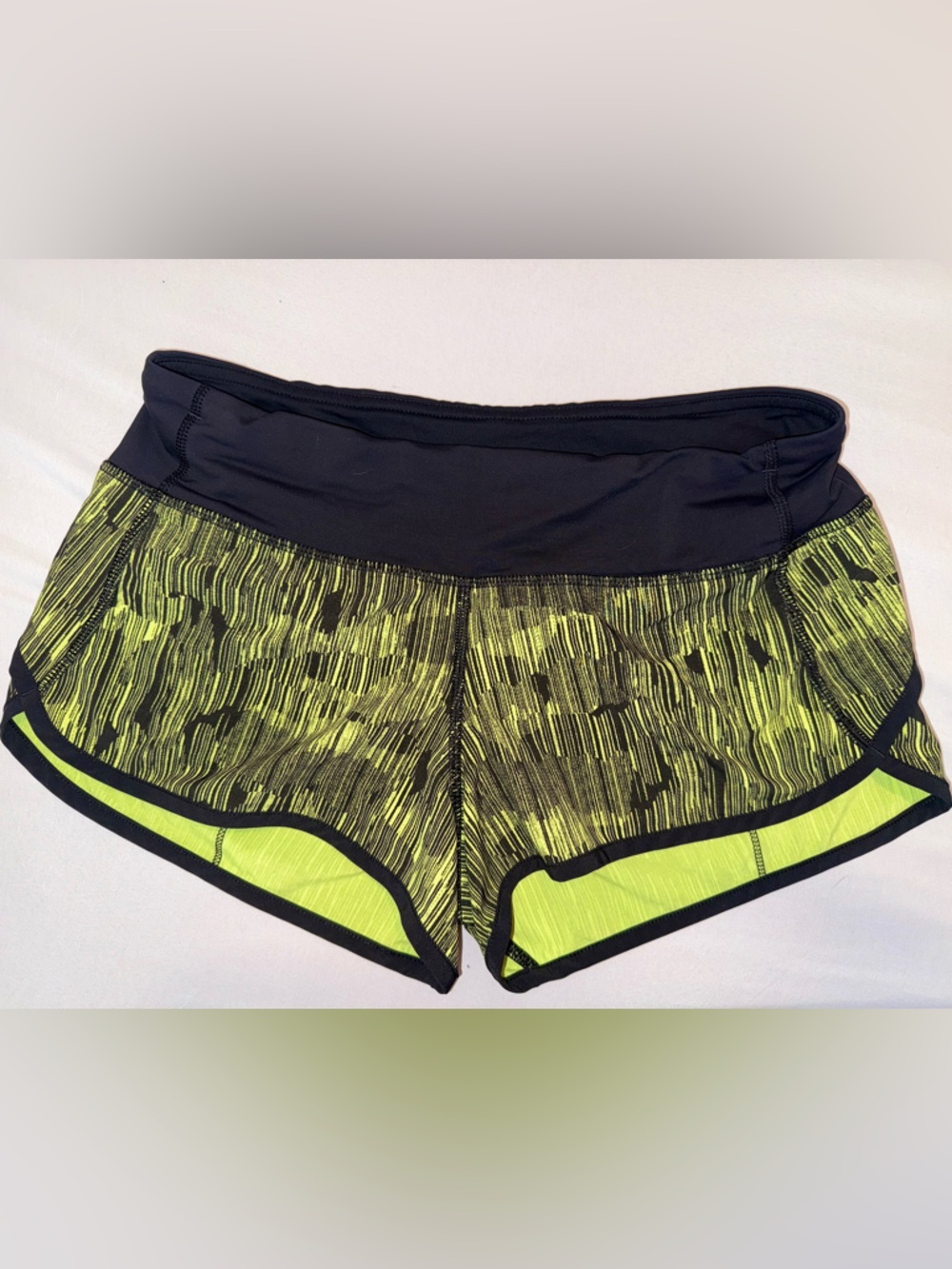 Lululemon Women’s Green Performance Athletic Active Lined Running Shorts Size 4